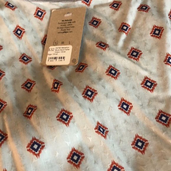 Open back high neck dress - Picture 2 of 3